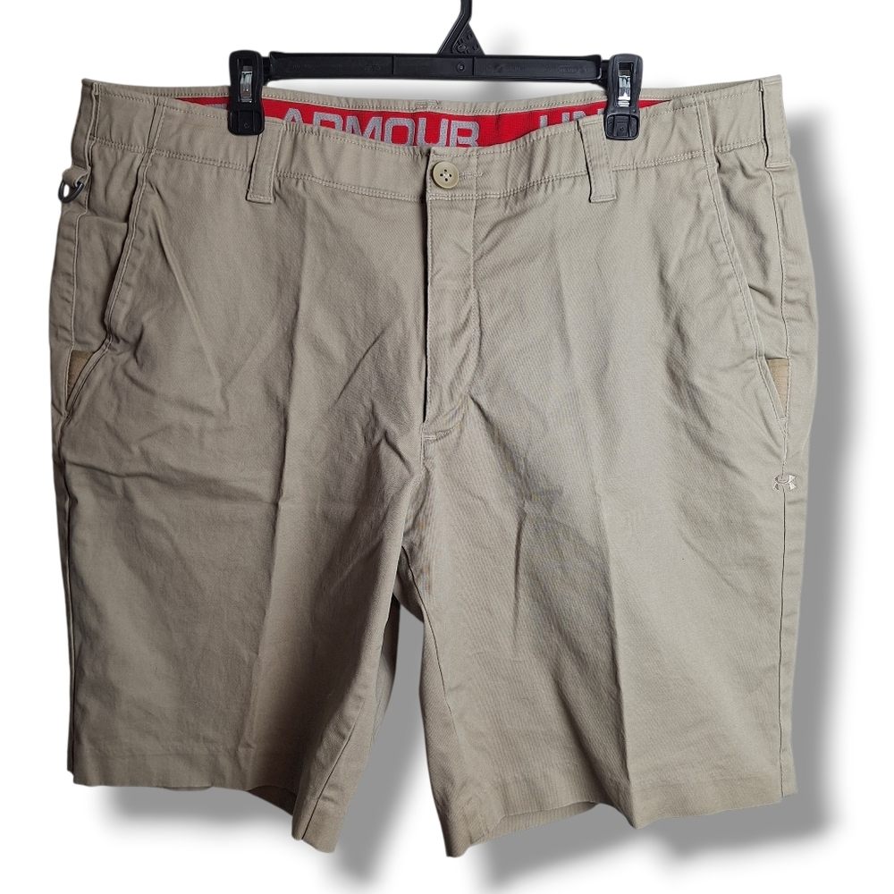 Under Armour Mens Size 42 Golf Shorts Khaki Heat Gear Comfort Stretch Waistband
